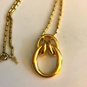 Vintage Crown Trifari gold plated necklace. EUC